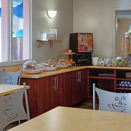 Super 8 By Wyndham Caraquet Hotel Exterior foto