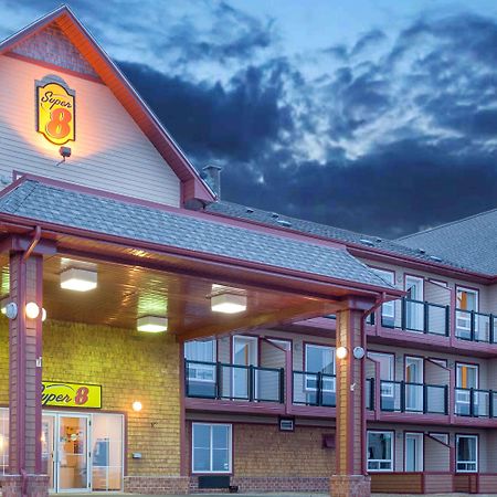 Super 8 By Wyndham Caraquet Hotel Exterior foto