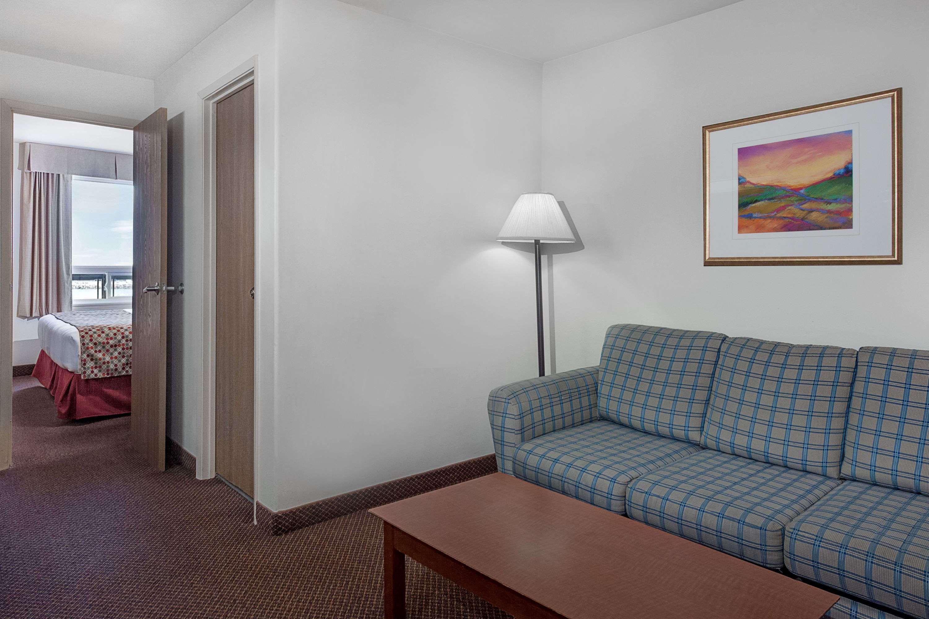 Super 8 By Wyndham Caraquet Hotel Exterior foto