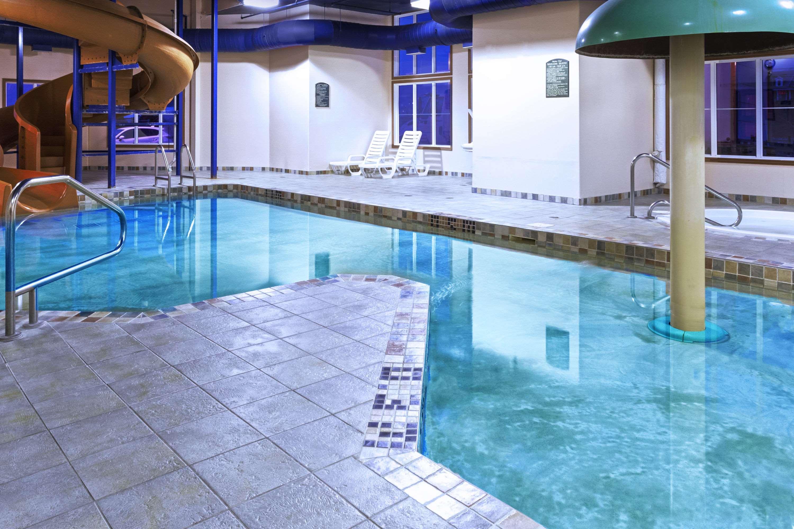 Super 8 By Wyndham Caraquet Hotel Exterior foto