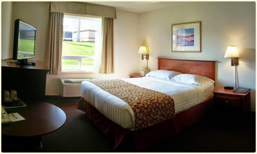 Super 8 By Wyndham Caraquet Hotel Exterior foto