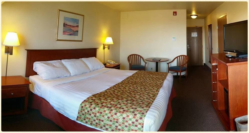 Super 8 By Wyndham Caraquet Hotel Exterior foto