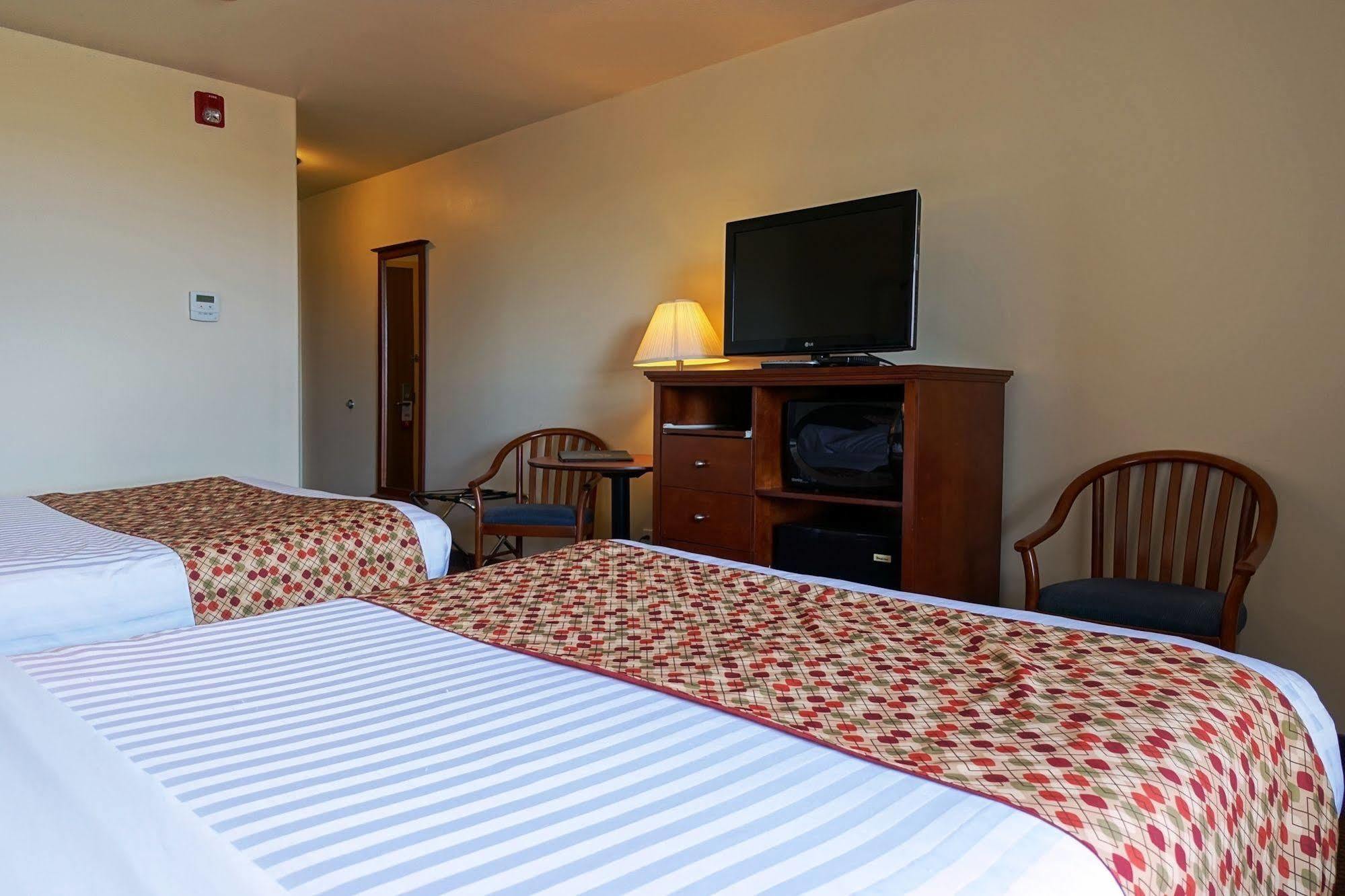 Super 8 By Wyndham Caraquet Hotel Exterior foto