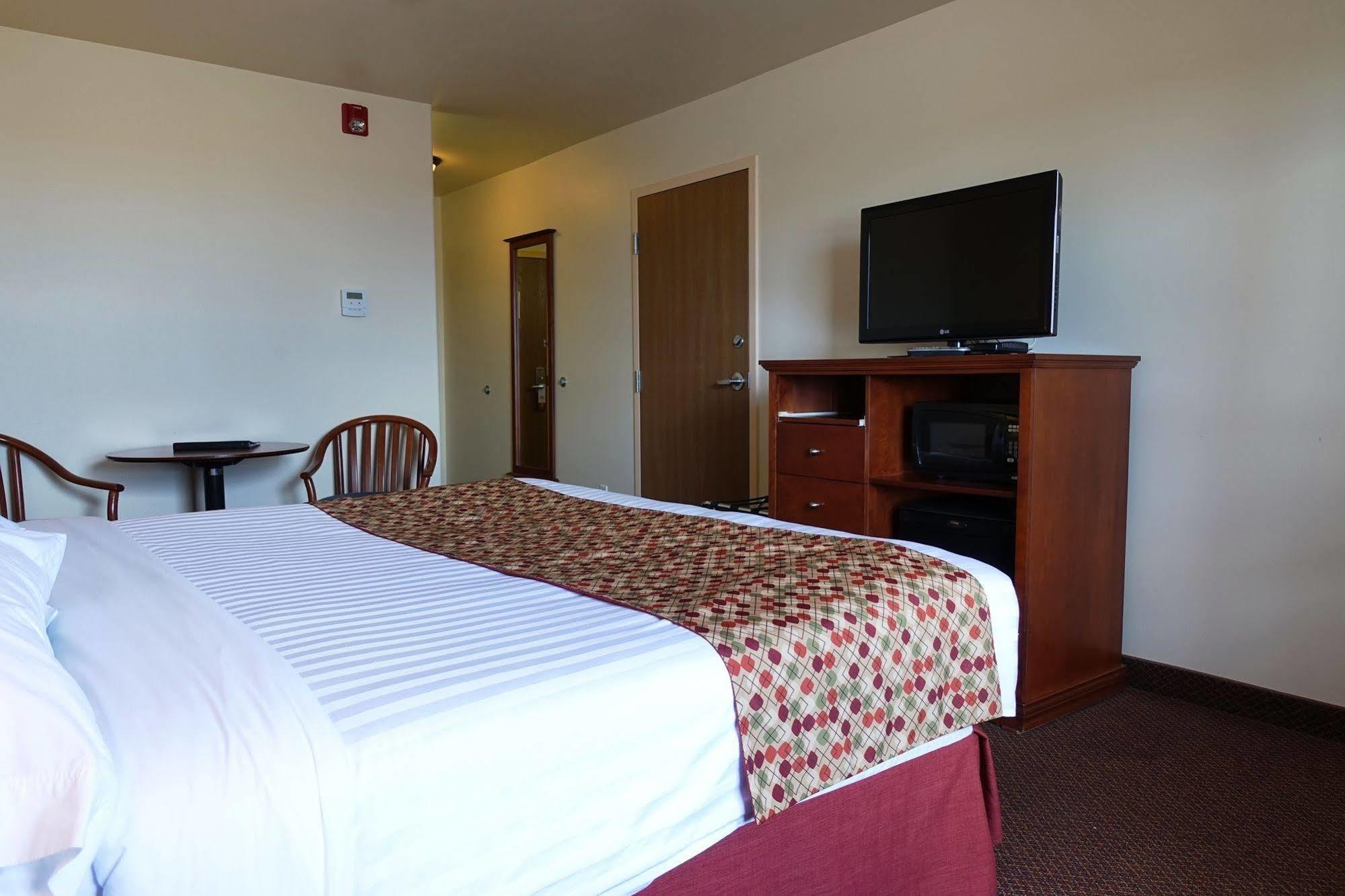 Super 8 By Wyndham Caraquet Hotel Exterior foto
