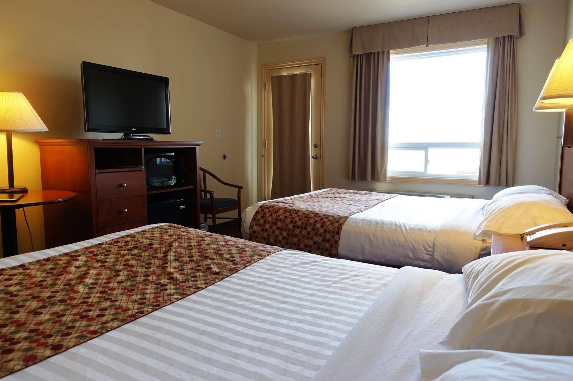 Super 8 By Wyndham Caraquet Hotel Exterior foto