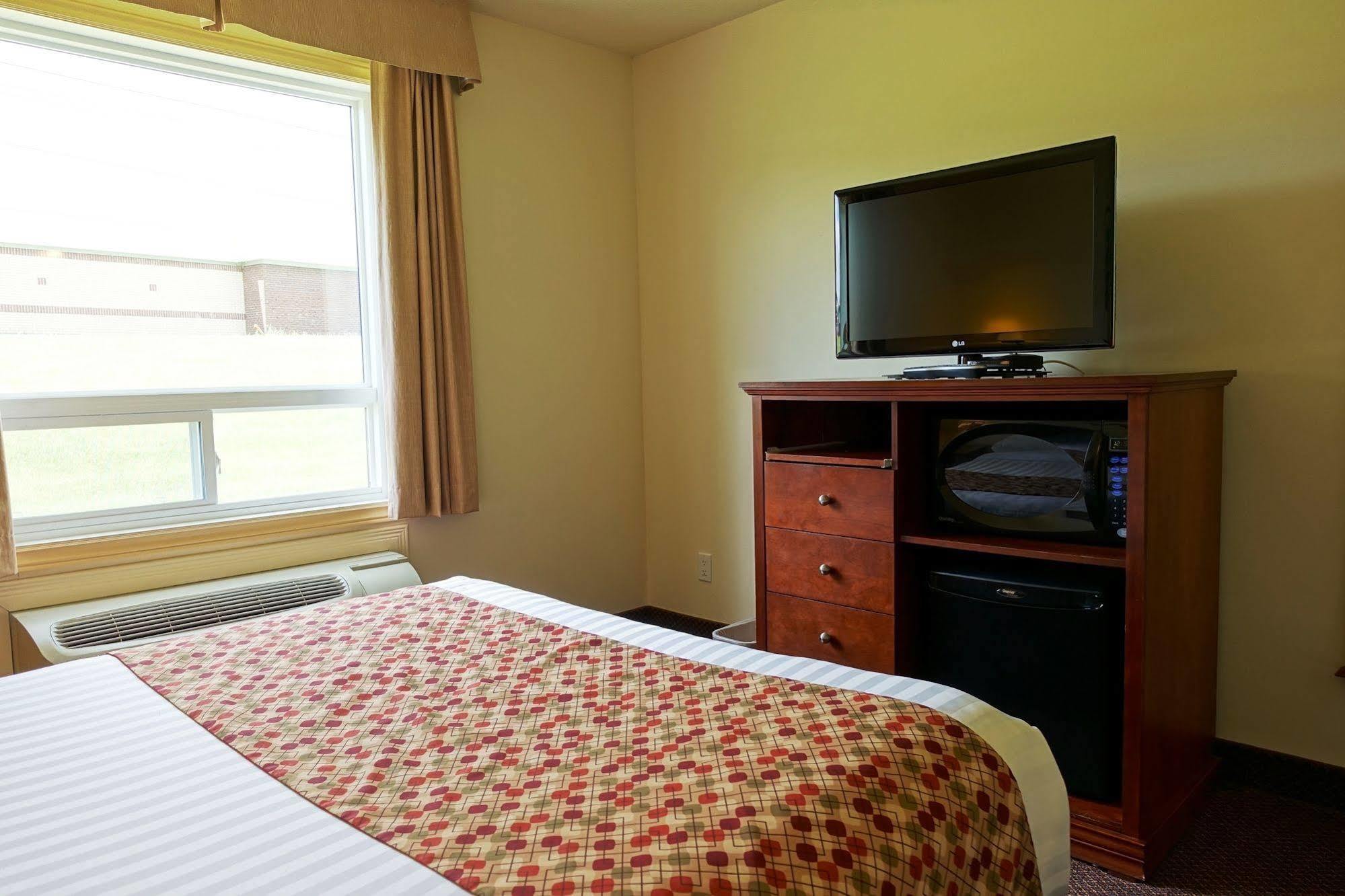 Super 8 By Wyndham Caraquet Hotel Exterior foto